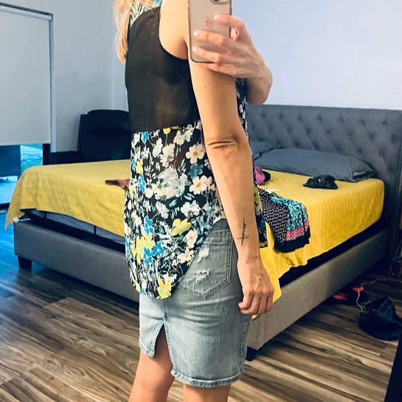 Floral blouse with mesh panel open back. Fun and cute! Bought from Nordstrom. - Picture 2 of 4